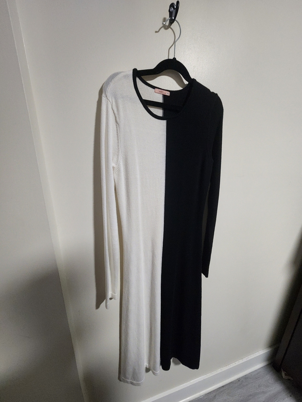 Two-Tone Black and White Long-Sleeve Split Dress